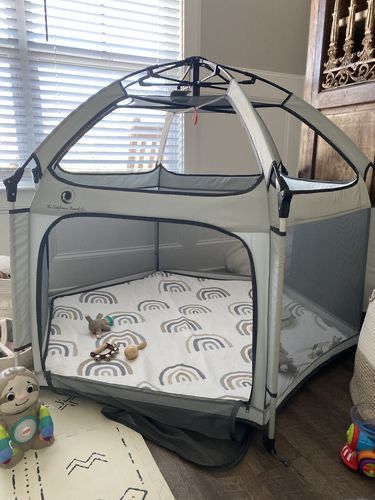 Corral Versátil y Portátil para Bebés: Comodidad, Seguridad y Estilo en Cada Aventura